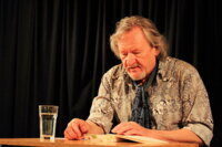 Klaus Theweleit - Bild von https://commons.wikimedia.org/wiki/File:Klaus_Theweleit_W71.JPG